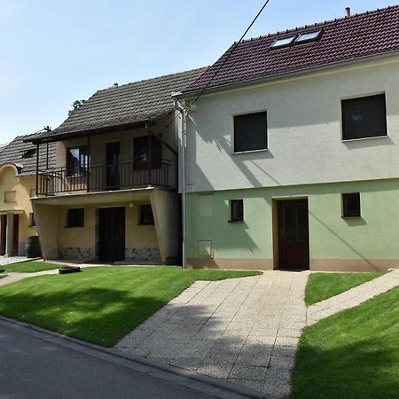 Za Kaplicku Guest House Hovorany Luaran gambar
