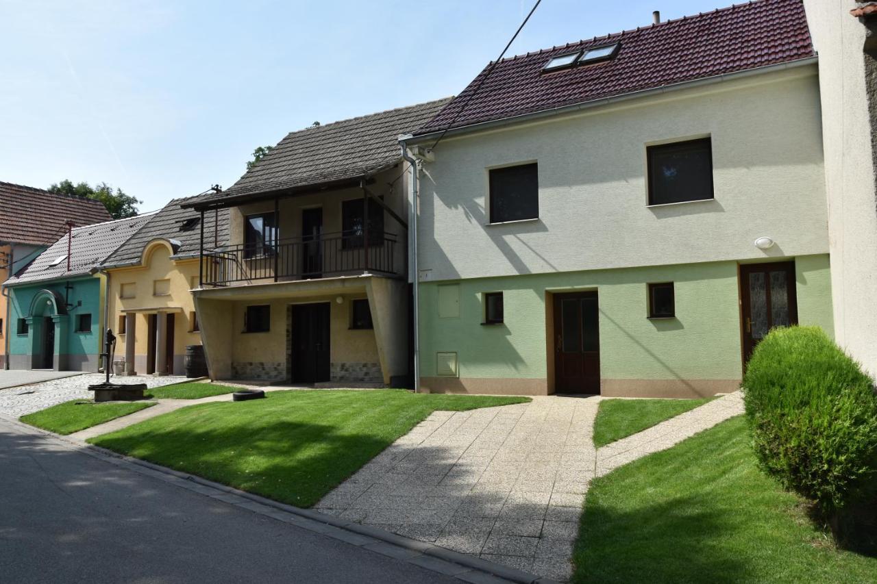 Za Kaplicku Guest House Hovorany Luaran gambar